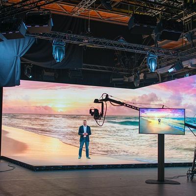 XR Immersive LED Video Wall, P1.95 HD Space Body LED Screen Cube