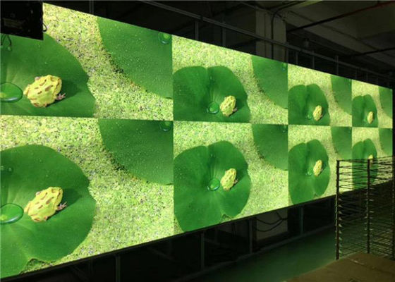 2880hz HD Pixel Pitch Kecil LED Display Poster Full Color LED Garansi 12 Bulan