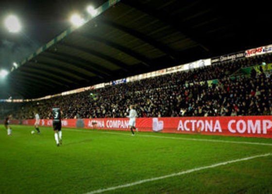 P12 P16 Layar Led Outdoor Advertising Olahraga Perimeter LED Display Full Color